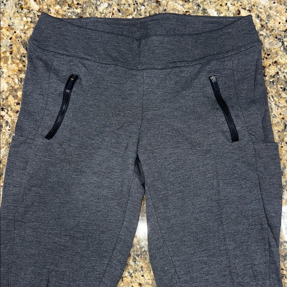 GAIAM Charcoal Cropped Leggings